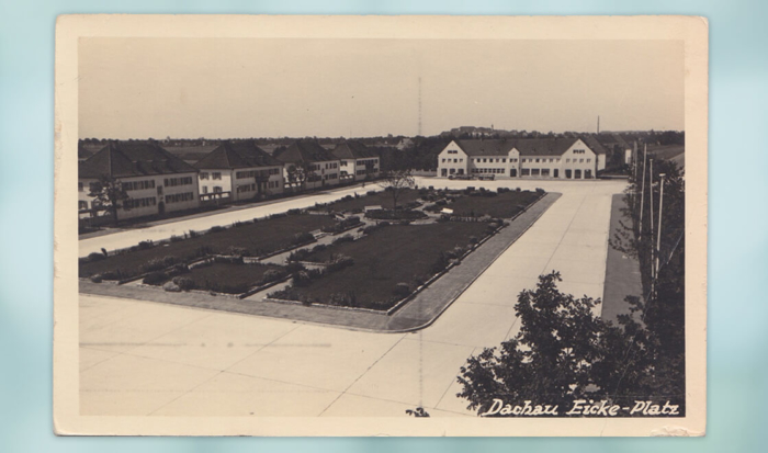 Der Theodor-Eicke-Platz. Die Post·karte ist von 1941. (Stadt·archiv Dachau)
