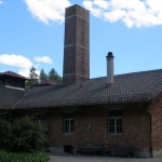 Die sog. "Baracke X" im Krematoriumsbereich der KZ-Gedenkstätte Dachau