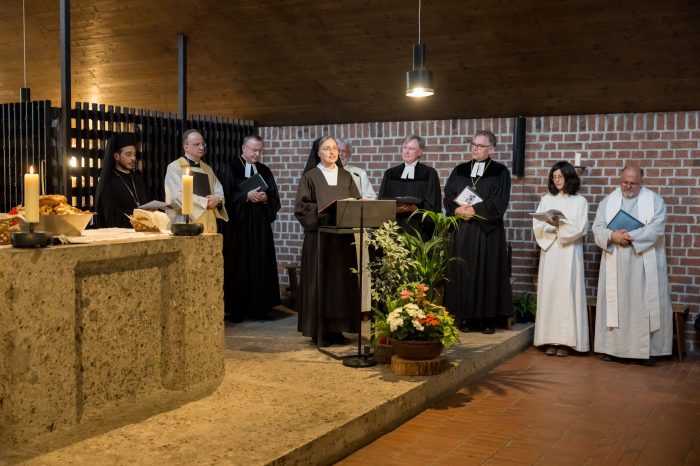 Kirchliche Vertreter während des Ökumenischen Gottesdienstes im Kloster Karmel