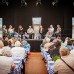 Die Teilnehmenden der Podiumsdiskussion beim Forum der Nachkommen