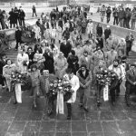 Kranzniederlegung am Internationalen Mahnmal vor Beginn des Hungerstreiks deutscher Sinti auf dem Gelände der KZ-Gedenkstätte Dachau (4. April 1980).